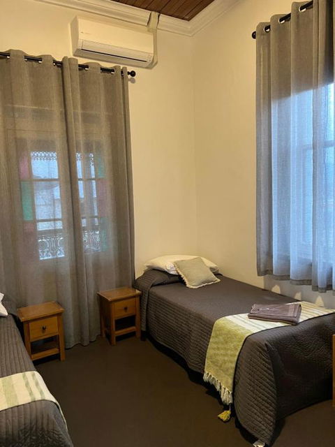 Oriental Hotel Tumut - Accommodation Rockhampton 2