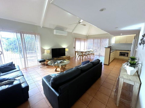 Osprey Holiday Village Unit 117 - Accommodation Rockhampton 3