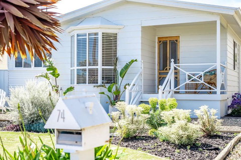 Our Little White House -74 Padman Crescent, Middleton - Accommodation Rockhampton 1