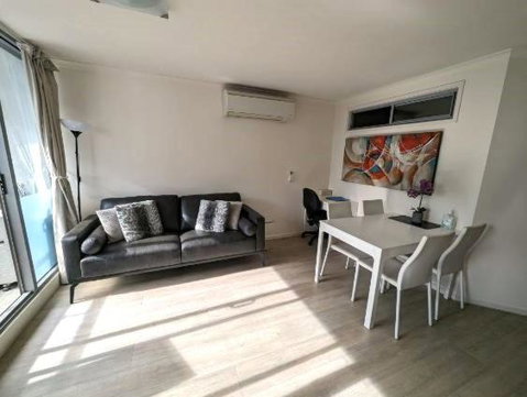 Onsite Parking, Self Check-in - Accommodation Rockhampton 1