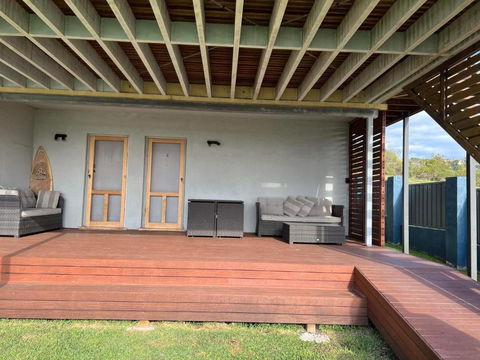 One Bedroom CBD Unit, Walk To Beaches & Cafes - Accommodation Rockhampton 2