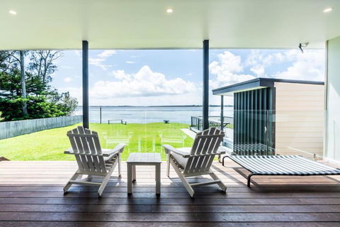 On The Corso - Sun-soaked Serenity With Lake Access - Accommodation Rockhampton 0