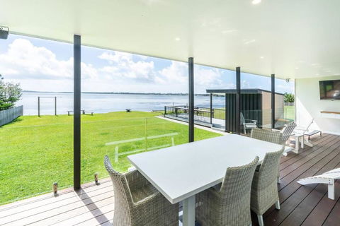 On The Corso - Sun-soaked Serenity With Lake Access - Accommodation Rockhampton 2