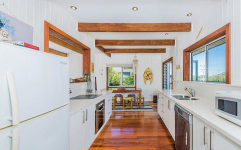 Pacifica House - Accommodation Rockhampton 2