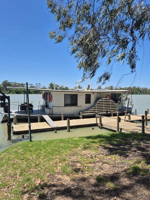 Paddle Wheeler Lilian - Accommodation Rockhampton 3