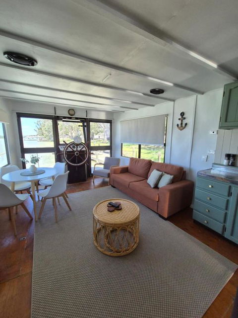 Paddle Wheeler Lilian - Accommodation Rockhampton 0
