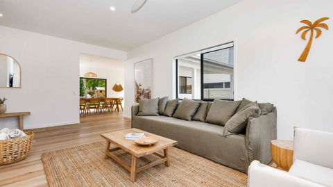 Pangkarra -Stunning Beach House - Family Friendly - Accommodation Rockhampton 2