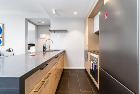 Paradise In Popular Pier Complex Apt - Kingston - Accommodation Rockhampton 2