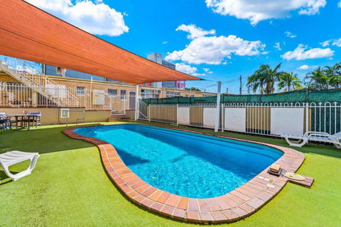 Paramount Motel - Accommodation Rockhampton 2