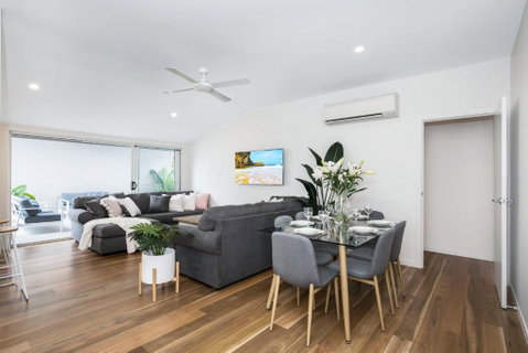 Park Avenue Terrace House Sleeps 9 - Accommodation Rockhampton 2