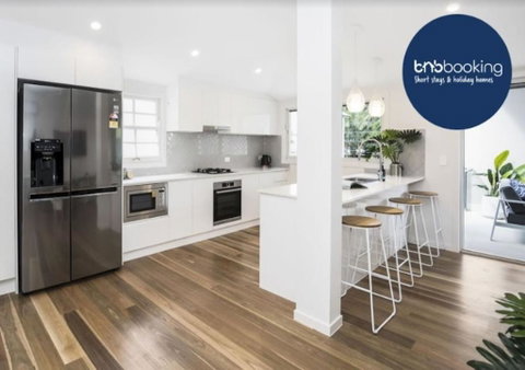 Park Avenue Terrace House Sleeps 9 - Accommodation Rockhampton 0