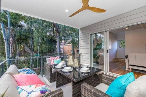 Park Avenue Townhouse Retreat Brisbane Sleeps 10 - Accommodation Rockhampton 2