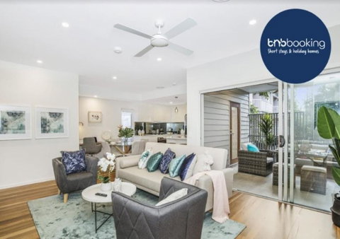 Park Avenue Townhouse Retreat Brisbane Sleeps 10 - Accommodation Rockhampton 0