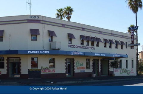 Parkes Hotel - Accommodation Rockhampton 0