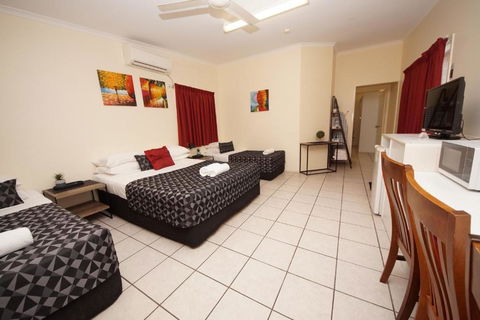 Parkside Motel Ayr - Accommodation Rockhampton 1