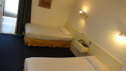 Pathfinder Motel - Accommodation Rockhampton 1
