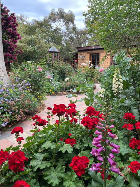 Patricias Garden Studio - Accommodation Rockhampton 0
