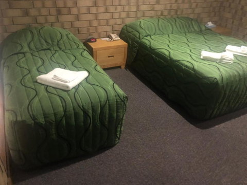 Pavlos Motel - Accommodation Rockhampton 2