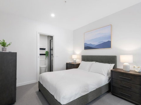 Peaceful 1-Bed Unit With A Spacious Balcony - Accommodation Rockhampton 1