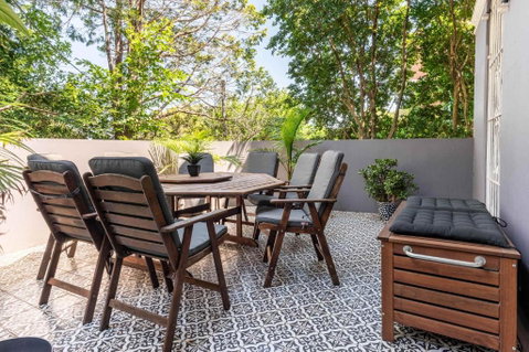 Peaceful And Stylish Petersham Aparttment With Parking - Accommodation Rockhampton 1