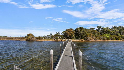Peninsula At Metung - Access By Boat Only - Accommodation Rockhampton 1