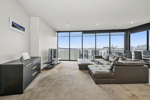 Portside Bliss Your Urban Escape In Melbourne - Accommodation Rockhampton 2