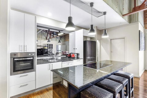 Platinum Precinct - The Apartment - Accommodation Rockhampton 2