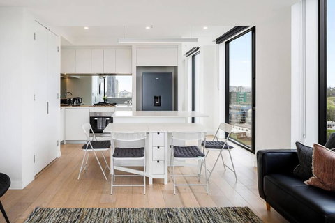 Perfect Haven In Spring Hill 2B1B And Parking - Accommodation Rockhampton 1