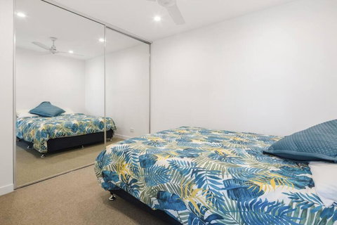 Perfect Haven In Spring Hill 2B1B And Parking - Accommodation Rockhampton 3