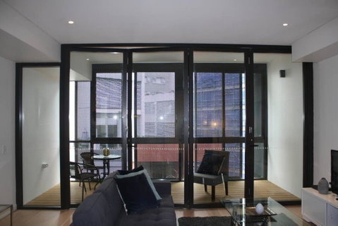 Perfect Large One Bedroom Plus Study - ALB09518 - Accommodation Rockhampton 1
