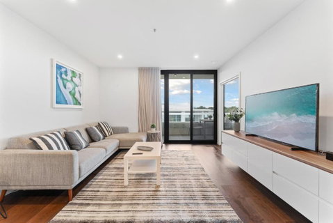 Perfect Location 1-Bed With Balcony, BBQ & Parking - Accommodation Rockhampton 0