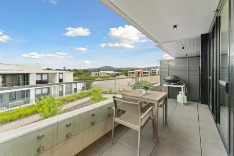 Perfect Location 1-Bed With Balcony, BBQ & Parking - Accommodation Rockhampton 3