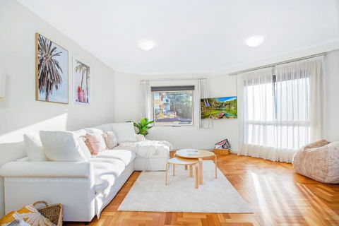 Perfect Manly Retreat, In The Heart Of Manly, Family & Couple Friendly Apartment With CAR SPOT - Accommodation Rockhampton 0