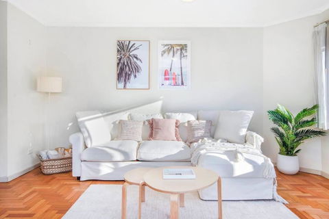 Perfect Manly Retreat, In The Heart Of Manly, Family & Couple Friendly Apartment With CAR SPOT - Accommodation Rockhampton 1