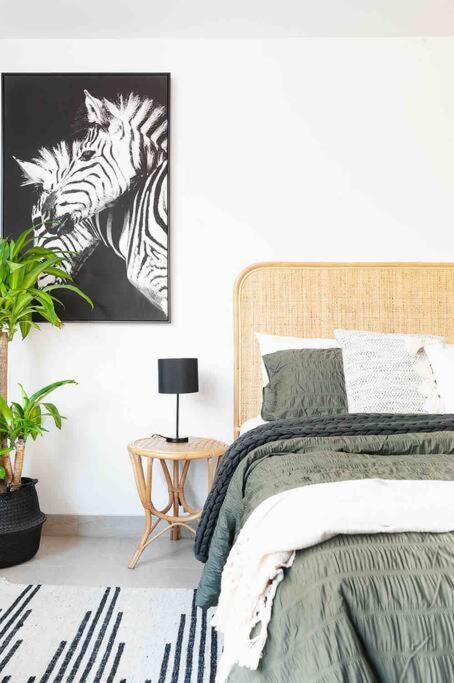 PERFECT STAY 2MIN By WALK TO THE BEACH FREE PARKING - Accommodation Rockhampton 2