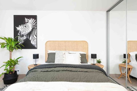 PERFECT STAY 2MIN By WALK TO THE BEACH FREE PARKING - Accommodation Rockhampton 3