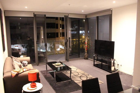 Perfectly Located Modern Apartment - Canberra CBD - Accommodation Rockhampton 1