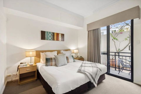 Perth Premium 1 Bedroom - Accommodation Rockhampton 0