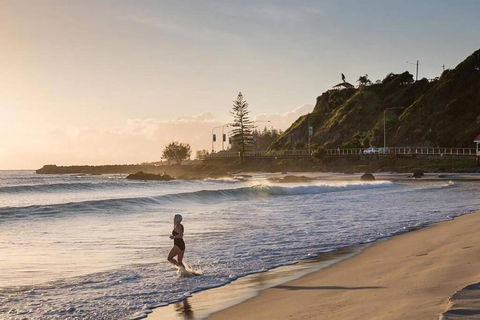 PET FRIENDLY & Super Central Retro Beach Pad! - Accommodation Rockhampton 3
