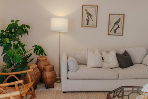 Pet Friendly Townhouse - Accommodation Rockhampton 0