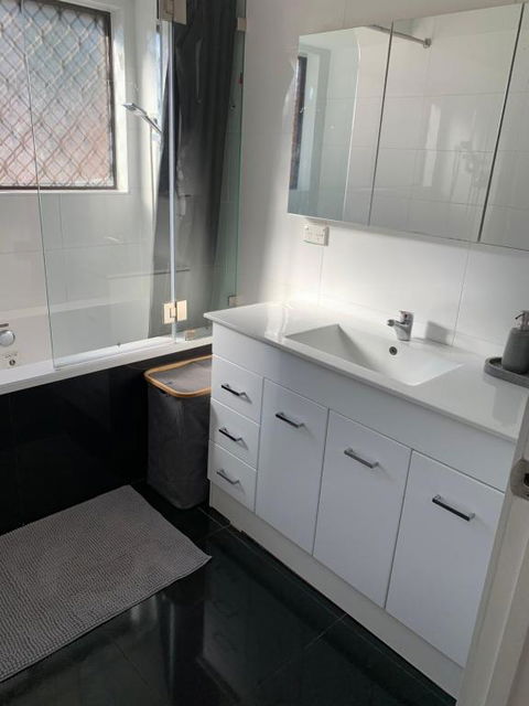 Pets Welcome Central And Convenient - Accommodation Rockhampton 2