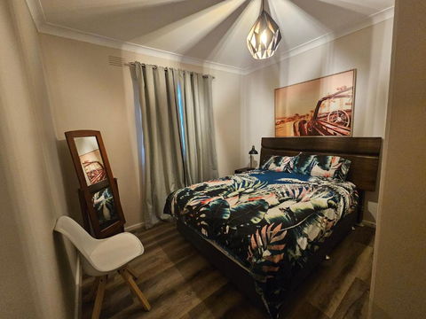 Phoenix House - Accommodation Rockhampton 0
