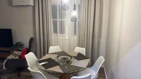 Phoenix House - Accommodation Rockhampton 1