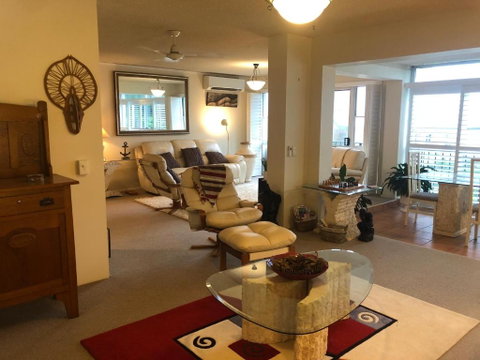 Phoenixonking - Accommodation Rockhampton 2