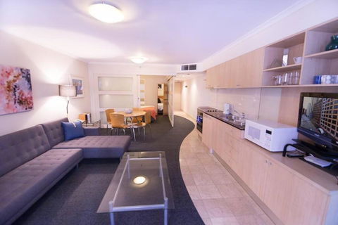 PI702 - Ideally Located Sydney CBD - Accommodation Rockhampton 0