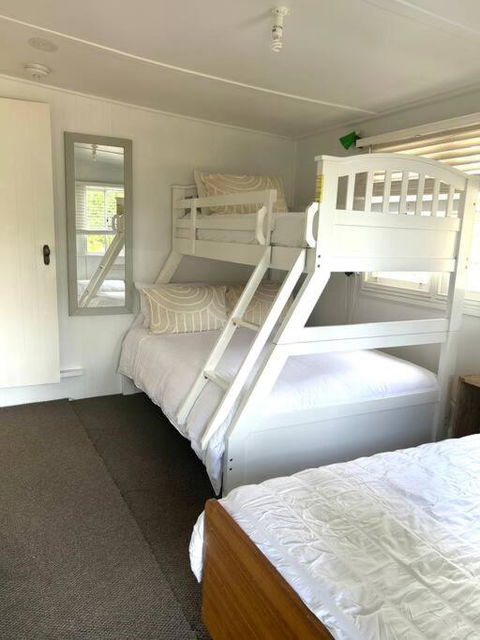 Pine Cottage - Accommodation Rockhampton 3