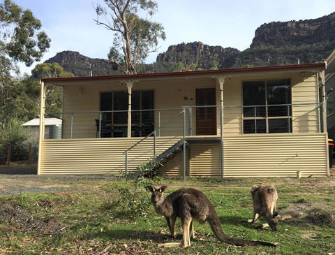 Pinnacle Views - Accommodation Rockhampton 0