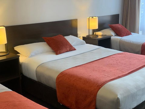 Ploughmans Motor Inn - Accommodation Rockhampton 1