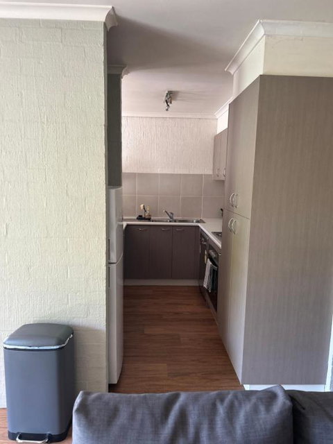 Plush 2 Bedroom Apartment Kingston - Accommodation Rockhampton 3