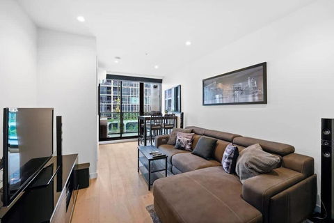 PM Residences - Modern Luxury 2BR Apt W Parking - Accommodation Rockhampton 1